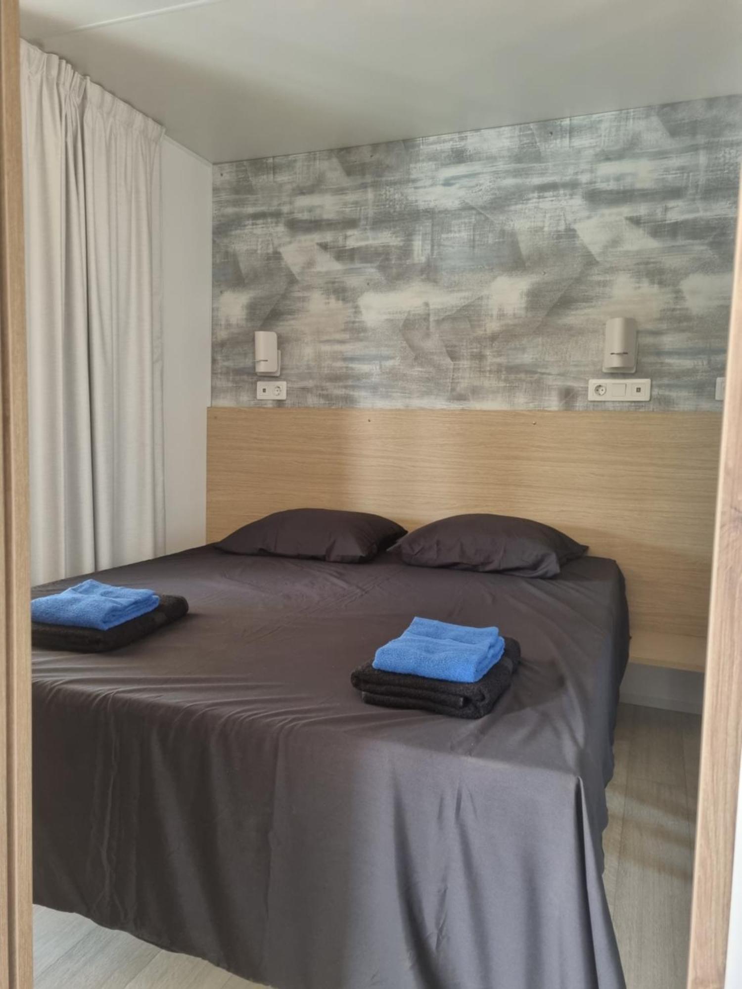 Charmant Et Spacieux Mobil Home Rocbaron Exteriör bild